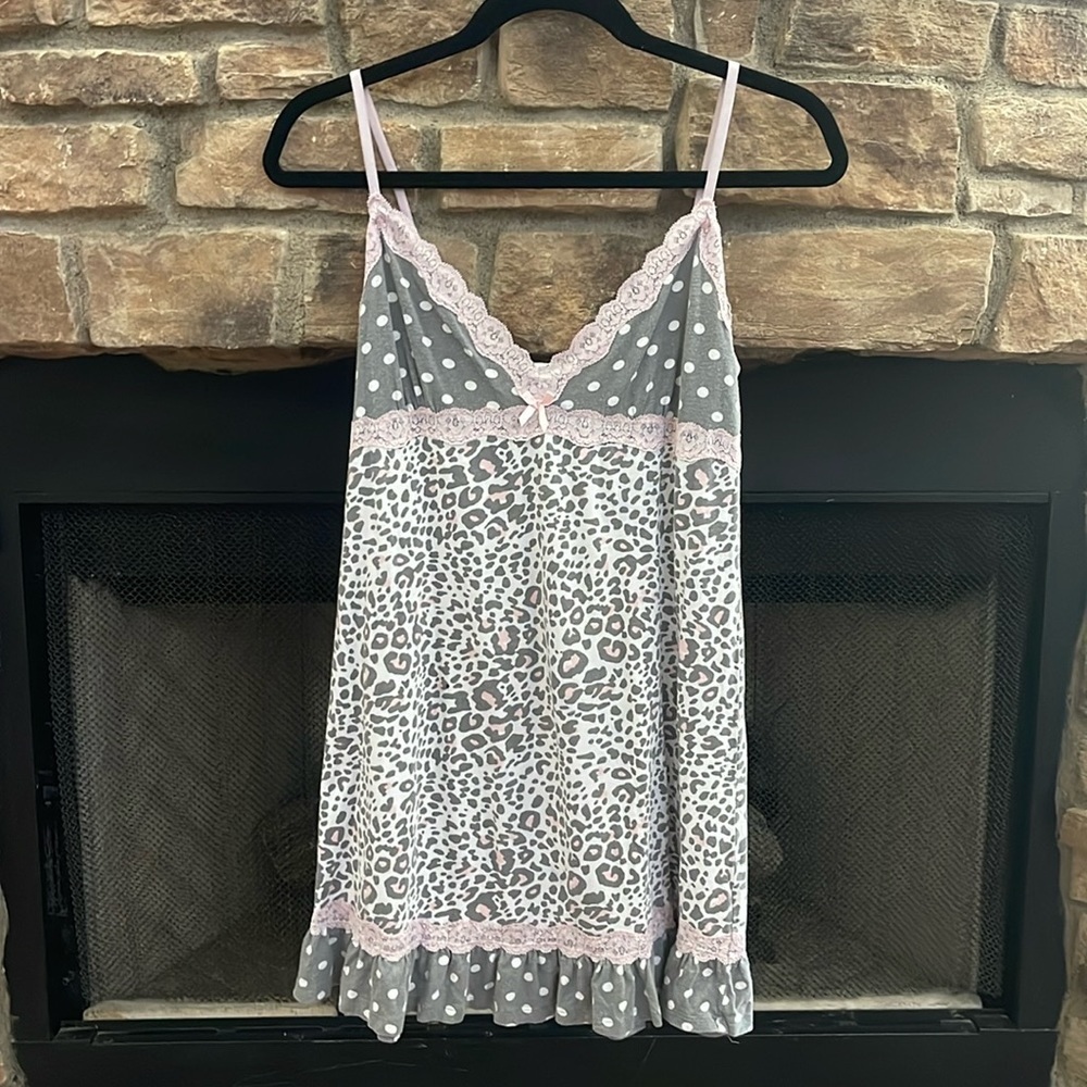 Insomniac pink, gray and white leopard pattern nightgown Size Medium